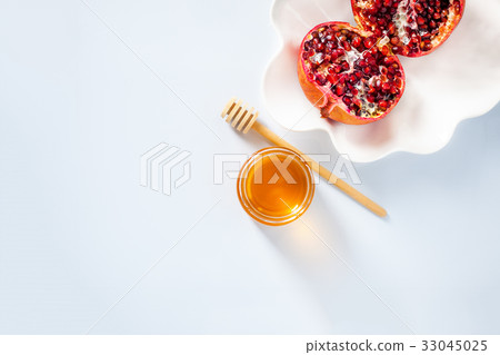 Apples, pomegranate and honey for Rosh Hashanah Apples, pomegranate and honey for Rosh Hashanah 33045025
