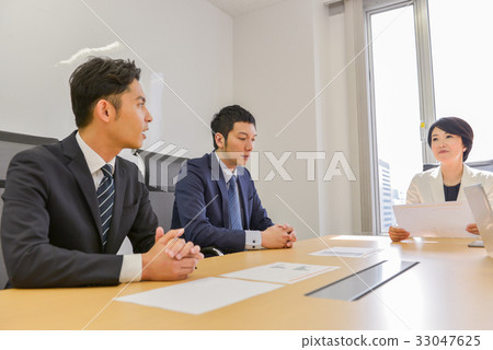 Business Meeting Core Working Meeting Meeting Two People Male Committed Twink Business Meeting Core Working Meeting Meeting Two People Male Committed Twink 33047625