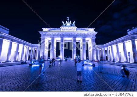 Brandenburger Tor at night Brandenburg Gate Berlin 33047762