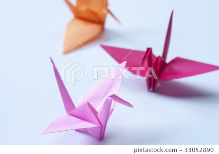 Crane origami Crane origami 33052890