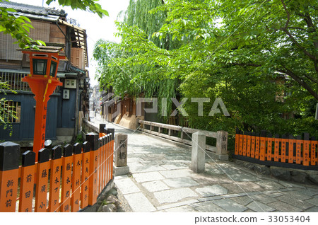 Gion Shirakawa Bridge 33053404