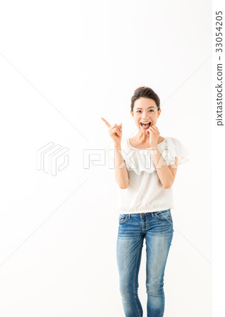 一個女人帶著微笑 33054205