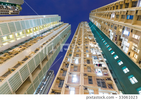 From low angle building of skyscraper 33061023