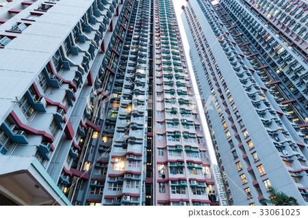 Skyscraper building at sunset 33061025