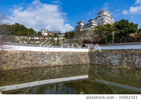 Traditional Himeji castle in Japan 33062581