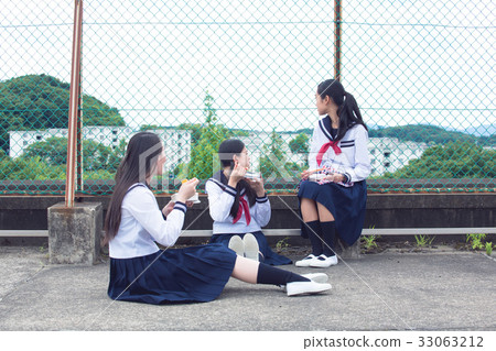 高中學生午休 33063212