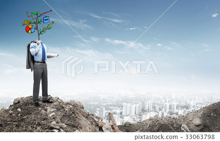 He knows how to earn money He knows how to earn money 33063798