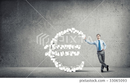 He wants to be rich 33065093