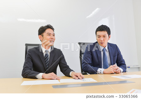 業務會議核心工作會議會議兩個人男性承諾的雙胞胎 33065366