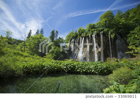 Plitvice waterfall Plitvice waterfall 33069811