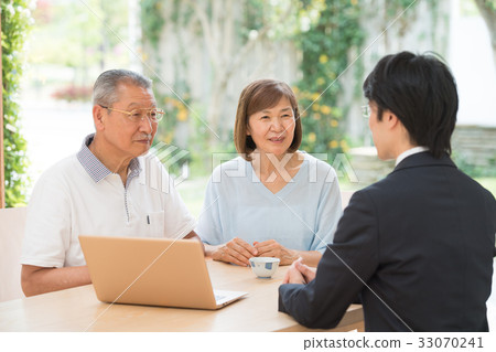 資深夫婦商人企業談話 33070241
