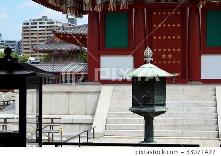 Scenery of Osaka Shitennoji 33071472