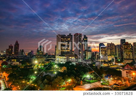 High view of Bencha siri park and building 33071628
