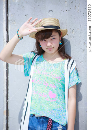 Summer sunshine 33072450