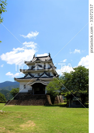 在Uwajima城堡的城堡塔 在Uwajima城堡的城堡塔 33072537
