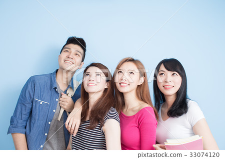 happy group student 33074120