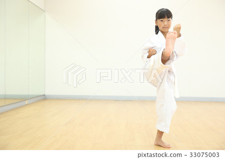 做空手道的孩子 做空手道的孩子 33075003