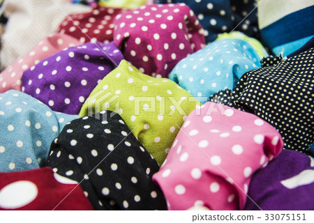 Cloth dealer 33075151