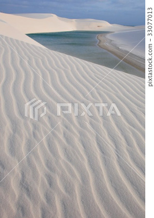 Mysterious lake Lencois that appears only in the rainy season Mysterious lake Lencois that appears only in the rainy season 33077013