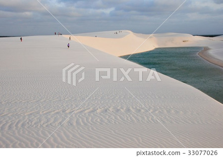 Mysterious lake Lencois that appears only in the rainy season Mysterious lake Lencois that appears only in the rainy season 33077026