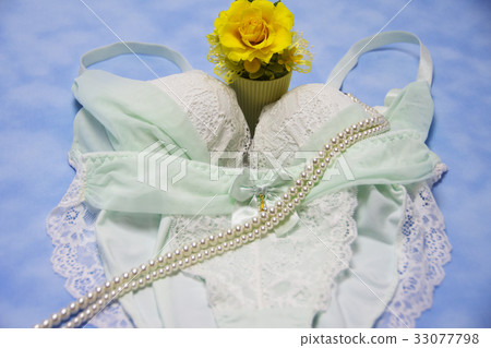 Lingerie image Lingerie image 33077798