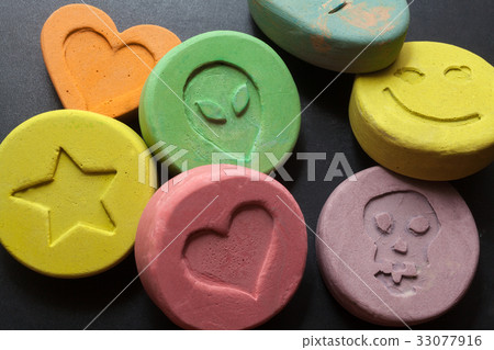Ecstasy pills 33077916