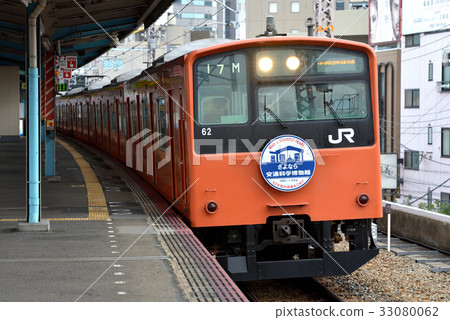 201 series Osaka loop line 33080062