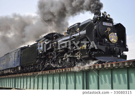 SL Galaxy of Kamaishi Line coming across the Iron Bridge SL Galaxy of Kamaishi Line coming across the Iron Bridge 33080315