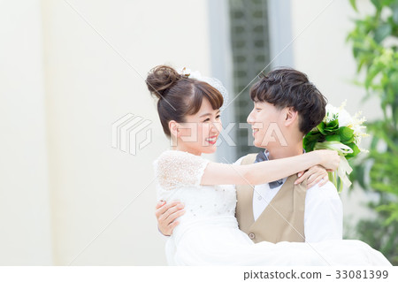 Wedding image, princess hug 33081399