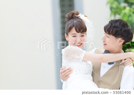 Wedding image, princess hug 33081400