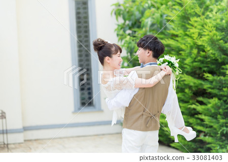 Wedding image, princess hug 33081403