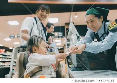 super, supermarket, customer 33082055