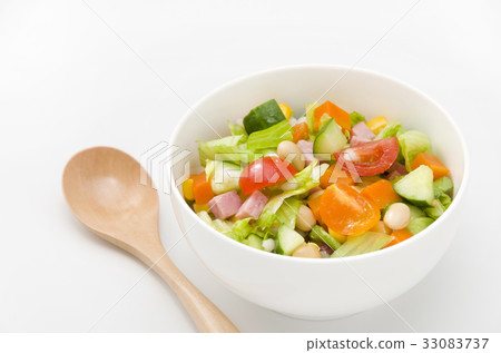 Chopped salad 33083737