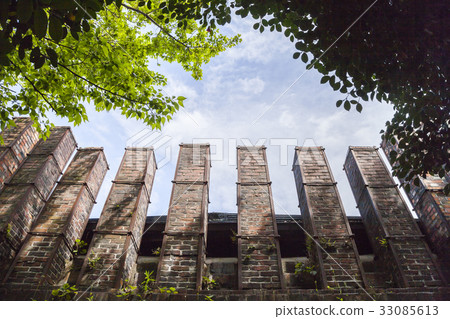 站立式攀登窯磚砌成煙囪 33085613