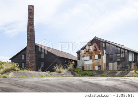 不再使用磚煙囪的植物 33085615