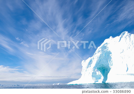 Shining iceberg Shining iceberg 33086890