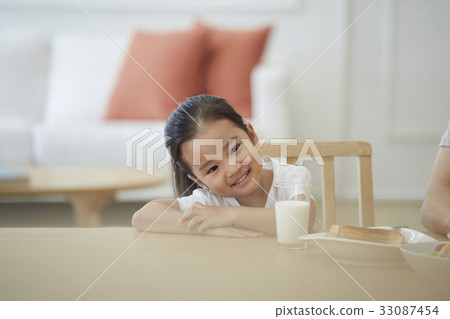 Dad, Daughter, Family, Walking Mom Dad, Daughter, Family, Walking Mom 33087454