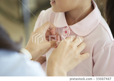 Hand, Mom, Daughter, Family, Walking Mom Hand, Mom, Daughter, Family, Walking Mom 33087487