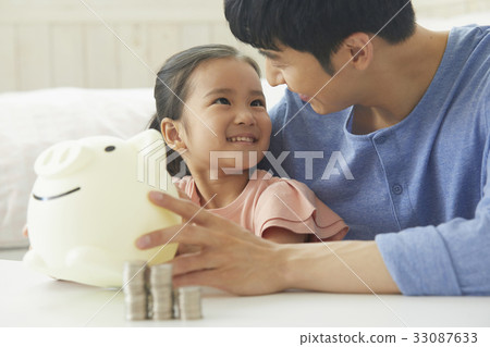 爸爸，女兒，家庭，走路的媽媽 33087633