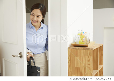 Mom, Business Woman, Working Mom Mom, Business Woman, Working Mom 33087733