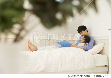 爸爸，女兒，家庭，走路的媽媽 33087735