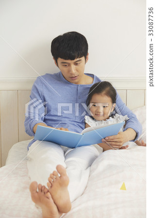 爸爸，女兒，家庭，走路的媽媽 33087736