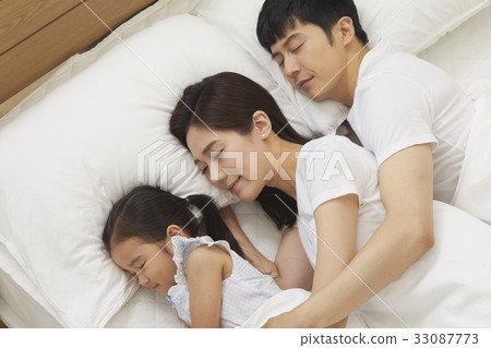 Dad, Mom, Daughter, Family, Walking Mom 33087773