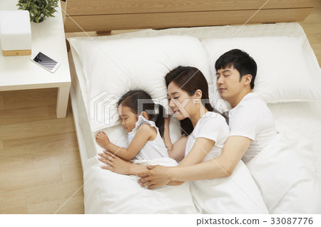 Dad, Mom, Daughter, Family, Walking Mom 33087776