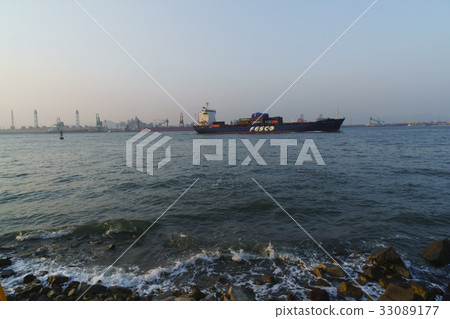 Container ship, beach, Gwangyang ironworks, Gwangyang city, Jeonnam 33089177