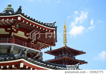 Osaka Shitennoji Nanba-do and five-storied pagoda 33092775