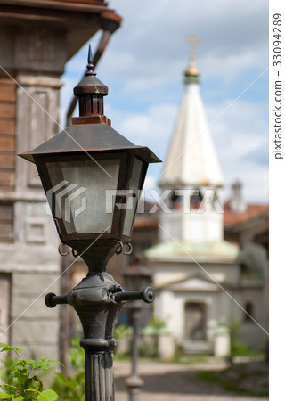 Streetlight in retro style of execution against Streetlight in retro style of execution against 33094289