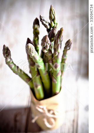 fresh asparagus fresh asparagus 33094734