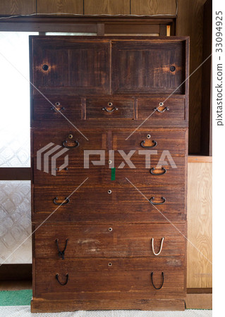 Antique chest 33094925