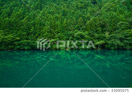 GREENs GREENs 33095075